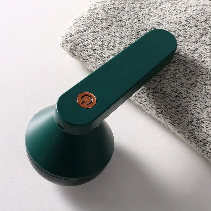 Portable Electric Lint Remover - Make Clothes Look New Again